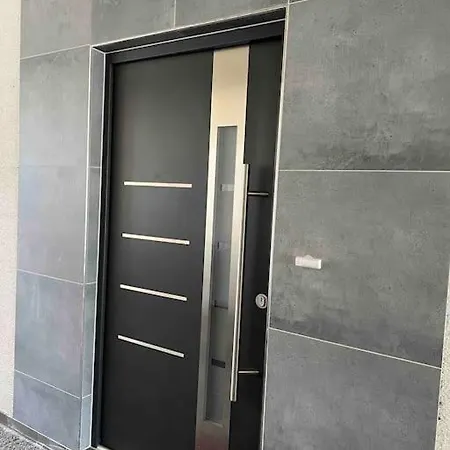 Apartment Entire Flat For Schwetzingen,mannheim & Hd *